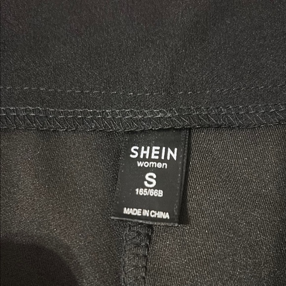 Black High-Waisted Pants with Button Detail - Picture 3 of 4